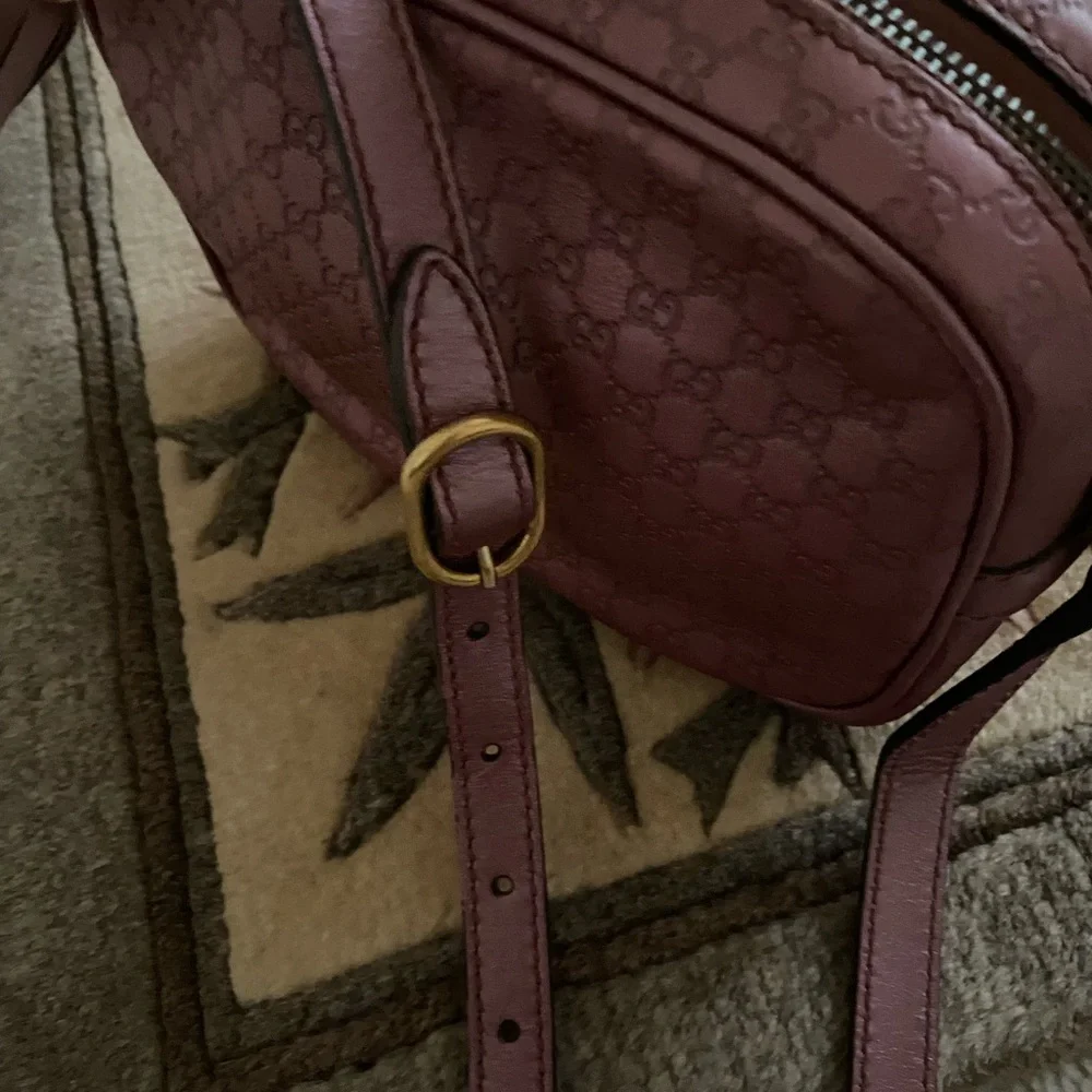 Gucci Crossbody - Picture 5 of 10